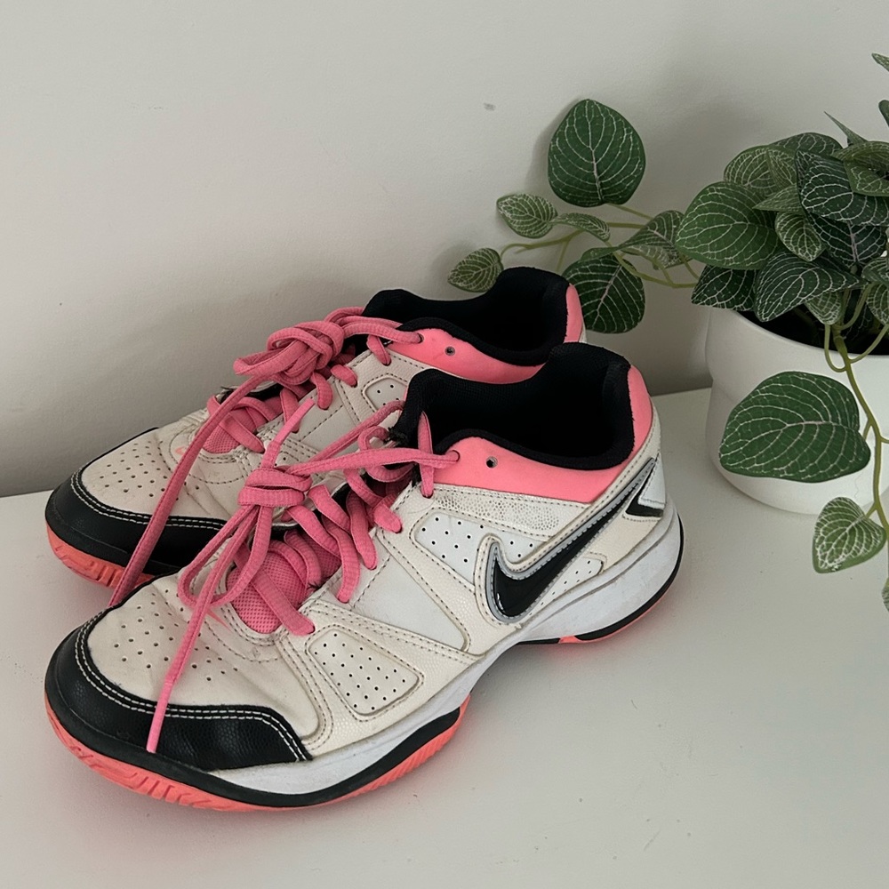 NIKE runners‎